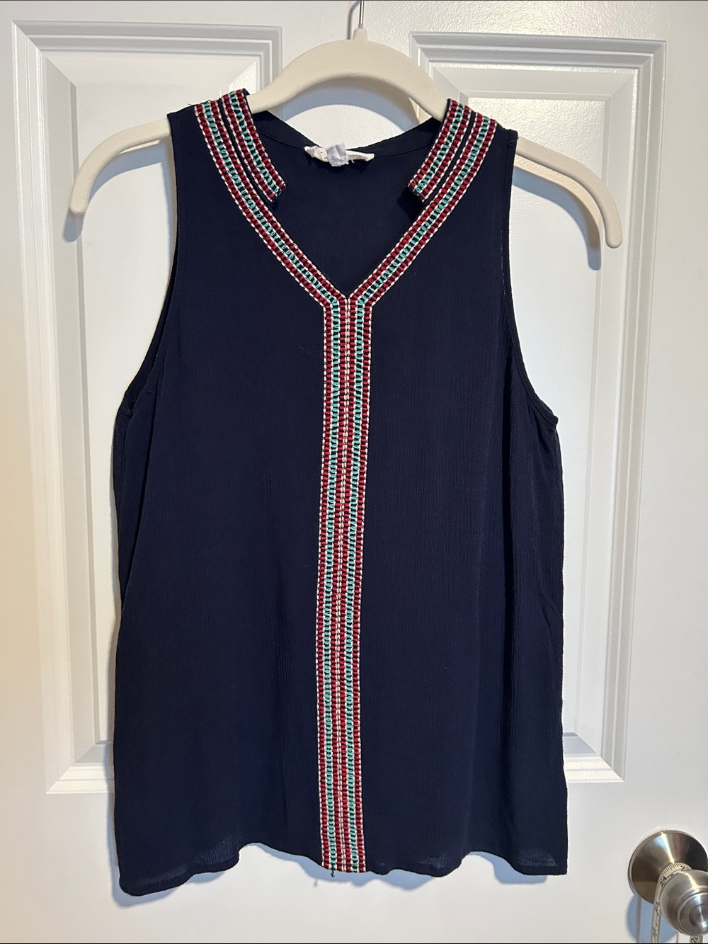 EUC THML Sleeveless Navy Embroidered V-Neck Tank Top Women's Small